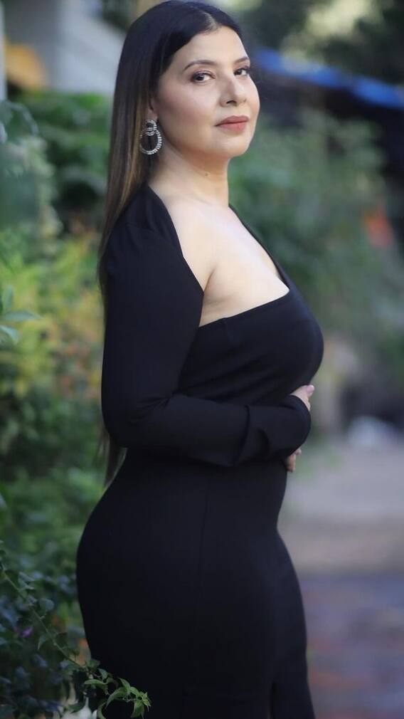 कभी बॉलीवुड में खाए खूब धक्के, फिर यूं ये हसीना बनी भोजपुरी स्टार