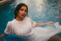 Bigg Boss SubhaShree Latest Photos : స్విమ్మింగ్​ పూల్​లో శుభశ్రీ ఫోజులు.. ఎంతైనా బిగ్​బాస్​ సుబ్బు క్రేజే వేరు