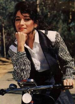 माधुरी दीक्षित के दीवाने थे बॉलीवुड के ये सुपरस्टार, नहीं बनी बात, बाद में की डॉक्टर से शादी, जानें कौन थे वो एक्टर्स