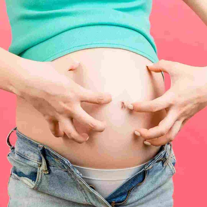 ਚਮੜੀ ਦੇ ਖਿਚਾਅ ਤੋਂ ਇਲਾਵਾ, ਹਾਰਮੋਨਲ ਬਦਲਾਅ ਅਤੇ ਖੁਸ਼ਕ ਚਮੜੀ ਵੀ ਗਰਭ ਅਵਸਥਾ ਦੌਰਾਨ ਪੇਟ, ਪੱਟਾਂ ਆਦਿ ਦੀ ਚਮੜੀ ਵਿਚ ਖੁਜਲੀ ਦਾ ਕਾਰਨ ਹੋ ਸਕਦੀ ਹੈ। ਫਿਲਹਾਲ ਕੁਝ ਕੁਦਰਤੀ ਚੀਜ਼ਾਂ ਇਸ ਸਮੱਸਿਆ ਤੋਂ ਰਾਹਤ ਦਿਵਾ ਸਕਦੀਆਂ ਹਨ।