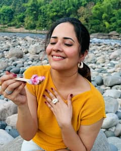 Anasuya bharadwaj: అనసూయ బర్త్‌డే సెలబ్రేషన్స్‌ - వెకేషన్‌లో నది తీరాన భర్త, పిల్లలతో సరదాగా..