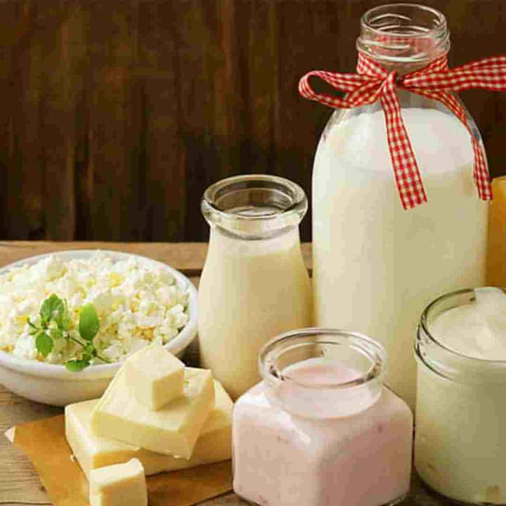 Milk Products : ਸਿਹਤਮੰਦ ਰਹਿਣ ਲਈ ਖੁਰਾਕ 'ਚ ਦੁੱਧ ਨੂੰ ਸ਼ਾਮਲ ਕਰਨ ਦੀ ਗੱਲ ਕਹੀ ਜਾਂਦੀ ਹੈ ਅਤੇ ਇਸ ਨੂੰ ਬੱਚਿਆਂ ਦੇ ਨਾਲ-ਨਾਲ ਵੱਡਿਆਂ ਦੀ ਸਿਹਤ ਲਈ ਵੀ ਫਾਇਦੇਮੰਦ ਮੰਨਿਆ ਜਾਂਦਾ ਹੈ, ਦੁੱਧ 'ਚ ਭਰਪੂਰ ਮਾਤਰਾ 'ਚ ਪੋਸ਼ਕ ਤੱਤ ਹੁੰਦੇ ਹਨ