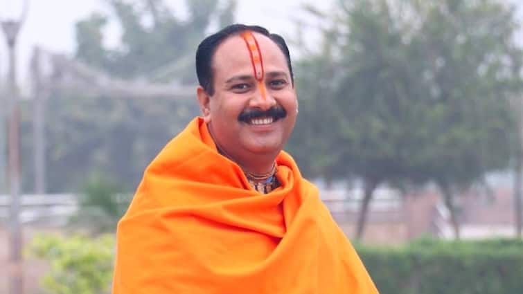 Kubereshwar Dham Sehore: सीहोर के कुबेरेश्वर धाम में रुद्राक्ष का वितरण शुरू, कैसी है व्यवस्था? Kubereshwar Dham Sehore: Rudraksha distribution started at Pradeep Mishra ann Kubereshwar Dham Sehore: सीहोर के कुबेरेश्वर धाम में रुद्राक्ष का वितरण शुरू, कैसी है व्यवस्था?