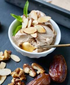 Vanilla Ice Cream: वनीला आइस्क्रीम के साथ जोड़ेंगे ये चीजें, तो स्वाद हो जाएगा दोगुना