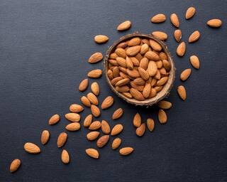 Skin Care Tips: માત્ર ખાવામાં જ નહિ બદામનું ફેસપેક પણ આપે  છે લાજવાબ રિઝલ્ટ, આ રીતે કરો અપ્લાય
