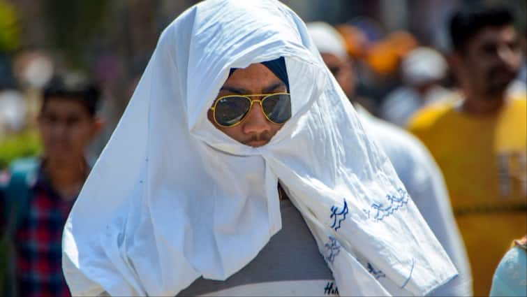 haryana Punjab Chandigarh Weather Update Today 15 May imd forecast Heatwave Alert Bathinda Gurugram Hisar ka mausam Haryana-Punjab Weather Today: हरियाणा-पंजाब में पड़ रही झुलसाने वाली गर्मी! IMD ने दी हीटवेव की चेतावनी