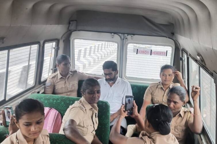 The bail petition filed by Savukku Shankar is going to be heard soon Savukku Shankar: ஜாமீன் கிடைக்குமா? விரைவில் விசாரணைக்கு வரும் சவுக்கு சங்கர் மனு!