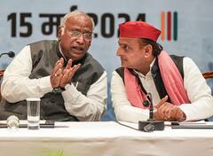 UP Politics: चुनाव के बीच कांग्रेस और सपा का बड़ा खेला, पूर्वांचल में बढ़ सकती है BJP की मुश्किल! जानें- कैसे