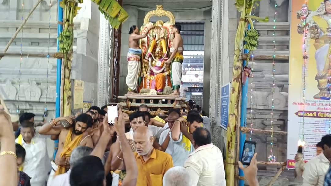 சிங்கப்பெருமாள் கோயில் கருட சேவை..! 