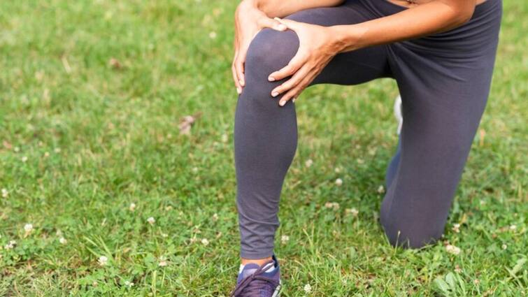 can vitamin D deficiency cause back and leg pain Health Tips: अक्सर पैर और कमर में रहता है दर्द तो हो सकती है इस विटामिन की भारी कमी