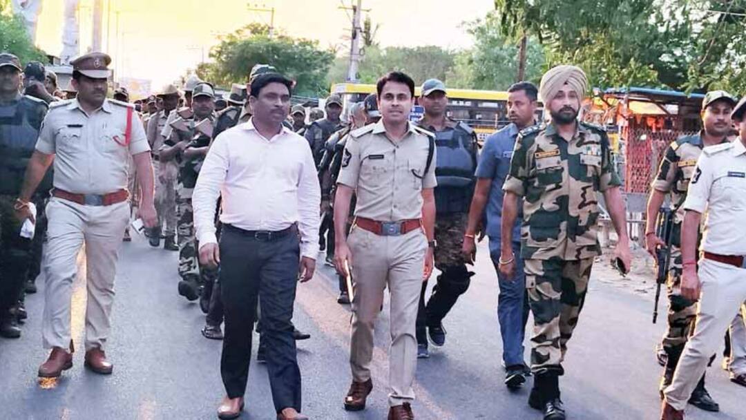 పల్నాడు జిల్లాలో ఆరని రాజకీయ మంటలు, జిల్లావ్యాప్తంగా 144 సెక్షన్ అమలు Palnadu News: పల్నాడులో కొనసాగుతున్న ఉద్రిక్తత పరిస్థితులు, 144 సెక్షన్ అమలు