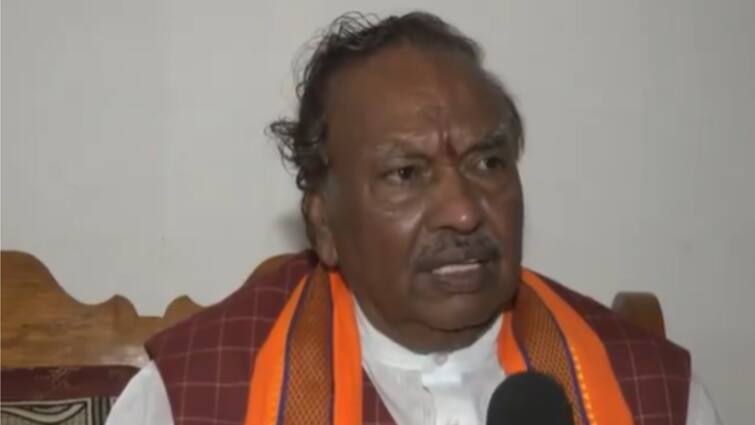 Eshwarappa Files Complaint With EC Against BJP Rival Raghavendra Over Alleged Release Of 'Fake Video' Eshwarappa Files Complaint With EC Against BJP Rival Raghavendra Over Alleged Release Of 'Fake Video'