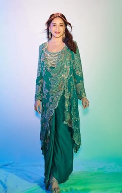 Madhuri Dixit Birthday Special: माधुरी दीक्षित की ये तस्वीरें देख आपका दिल भी करेगा ‘धक-धक’