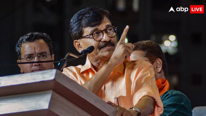 Sanjay Raut on PM Modi: पीएम मोदी ने कल लोकसभा चुनाव के लिए अपना नामांकन दाखिल कर दिया है. इसपर अब उद्धव गुट के सांसद संजय राउत की प्रतिक्रिया सामने आई है.