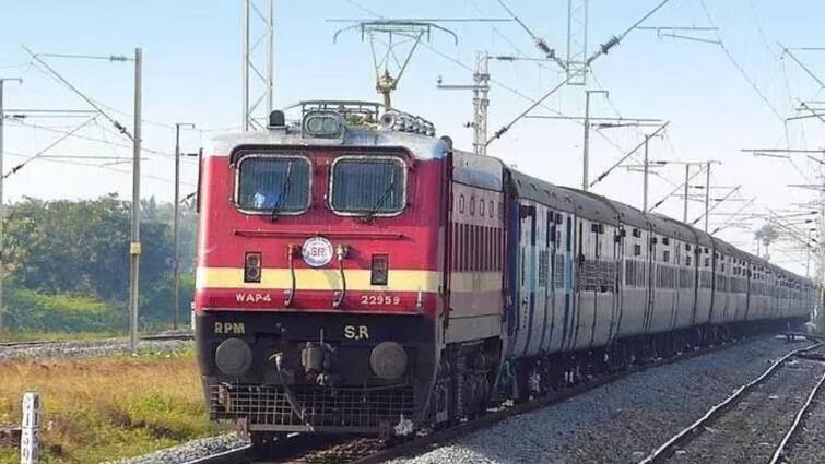 Trains canceled in Vijayawada and Guntur division due to track repairs Train Cancel: రైల్వే మరమ్మతులు కారణంగా దక్షిణ మధ్య రైల్వే పరిధిలో పలు రైళ్లు రద్దు