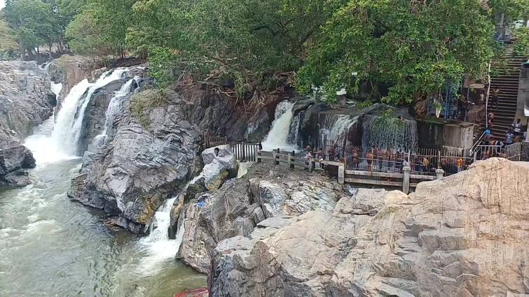 Cauvery river water flow reduced from 1500 cubic feet per second to 1000 cubic feet per second - TNN காவிரி ஆற்றில் நீர்வரத்து வினாடிக்கு 1500 கன அடியிலிருந்து 1000 கன அடியாக சரிவு