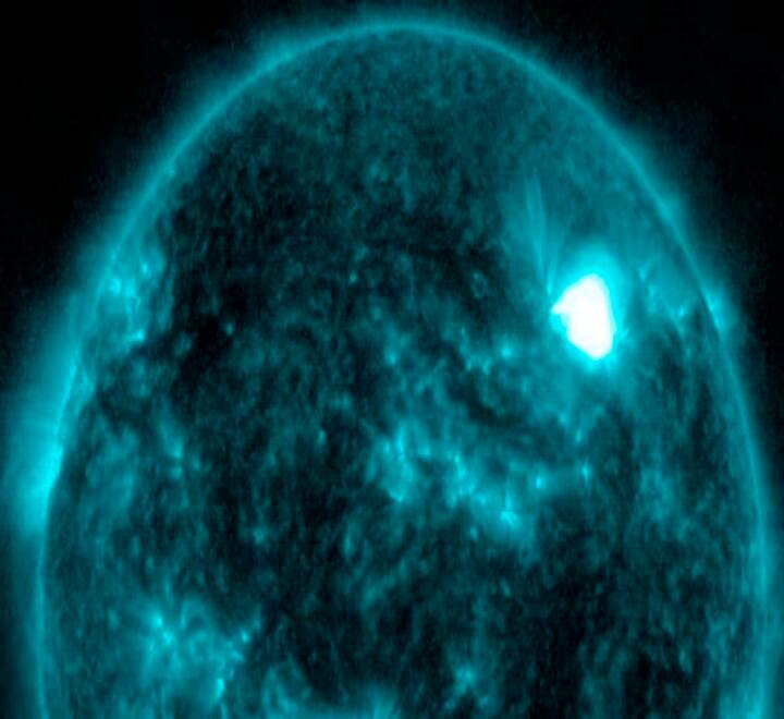 सूर्य द्वारा निर्मित अंतरिक्ष में उत्पन्न होने वाले इन तूफानों का प्रभाव भारत की तुलना में प्रशांत और अमेरिकी क्षेत्रों में अधिक दिखाई दिया। इसरो ने मंगलवार (14 मई) को कहा कि ये इलाके पूरी तरह विकसित नहीं हैं.