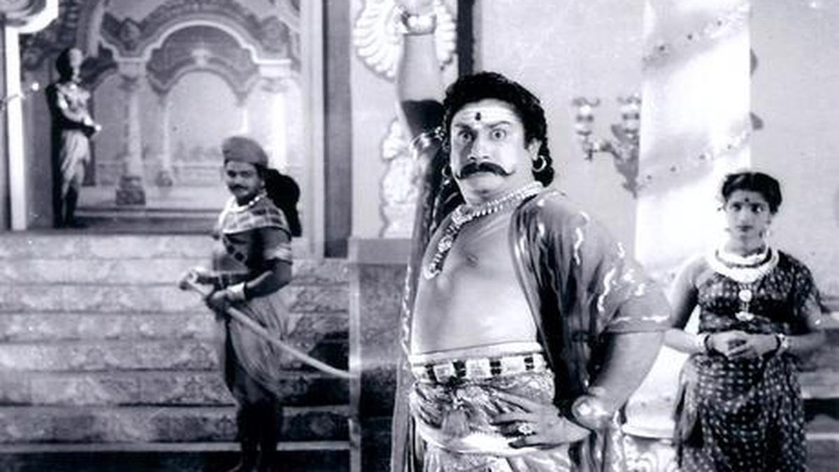 Veerapandiya Kattabomman: கட்டபொம்மனாக ஒளிர்ந்த சிவாஜிகணேசன்... ”வீரபாண்டிய கட்டபொம்மன்” வெளியாகி 65 ஆண்டுகள் நிறைவு!