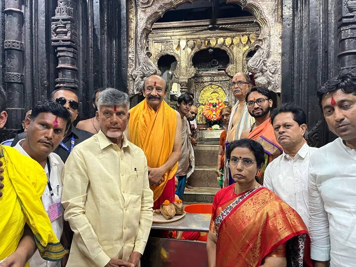 चंद्राबाबू नायडू यांचा  तेलुगू देसम पक्ष एनडीएमध्ये सहभागी आहे.