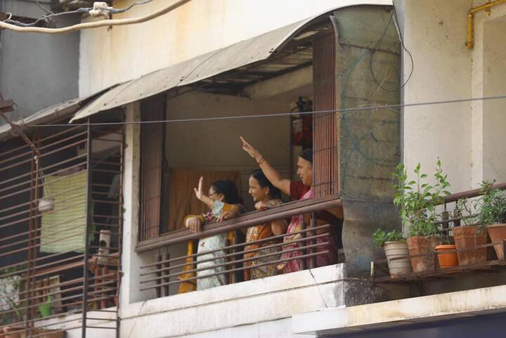 मुख्यमंत्री एकनाथ शिंदेंनी नाशिकमध्ये महायुतीचे उमेदवार हेमंत गोडसे यांच्यासाठी सभा घेतली. लोकांमध्ये असलेला उत्साह, त्यांचे उल्हासित चेहरे तसेच त्यांनी महायुतीच्या विजयासाठी दिलेल्या घोषणांनी आसमंत दुमदुमून गेला होता, असे मुख्यमंत्री एकनाथ शिंदेनी म्हटलं आहे.