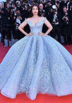 Cannes: ऐश्वर्या राय बच्चन के अबतक के स्टाइलिश लुक्स, जिसने कांस में खूब बटोरी सुर्खियां