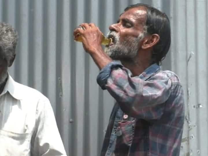 Karur news liquor lovers of causing trouble by drinking liquor  leaf shop vendors complaint - TNN மதுபிரியர்கள் மது குடித்துவிட்டு தொந்தரவு; பெண்கள், மாணவர்களுக்கு பெரும் அச்சுறுத்தல்