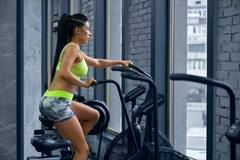 Weight Loss: કલાકો સુધી જીમમાં પરસેવો પાડવા છતાં નથી ઉતરતું વજન, તો આજથી શરૂ કરી દો આ કસરત, પછી જુઓ....