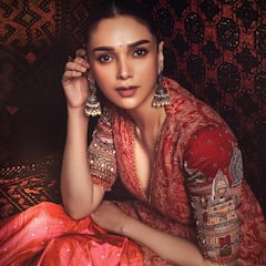 Aditi Rao Hydari Latest Photos : అదితి 'హీరామండి' వాక్​కి ఫిదా అవుతున్న నెటిజన్లు.. మాధురీ దీక్షిత్, మధుబాలను మించి చేసేసిందంటూ కితాబులు