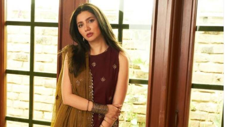 Mahira Khan Reacts Strongly To Pakistan Litertature Festival Quetta Object Throwing Incident This Is Not Acceptable Mahira Khan On Person Throwing Object At Her On Stage At Pakistan Lit Festival: 'It Sets A Wrong Precedent'