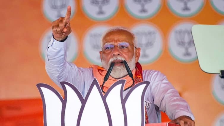 Lok Sabha Elections 2024 Maharashtra Congress incharge Ramesh Chennithala attack PM Modi Statement 15 percent budget spent on minorities Lok Sabha Elections 2024: 'प्रधानमंत्री मोदी फ्रस्टेशन में बोल रहे झूठ', कांग्रेस ने क्यों कही ये बात?