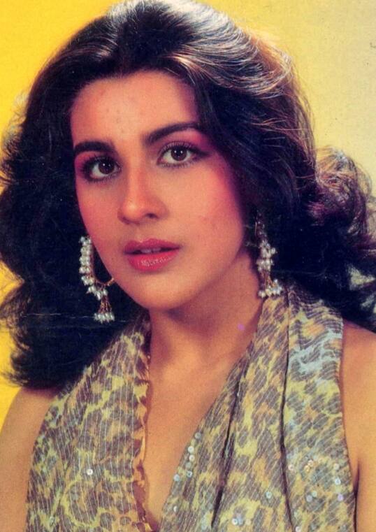 अमृता सिंह ने बेताब फिल्म से बॉलीवुड में डेब्यू किया था. ये फिल्म हिट रही थी और एक्ट्रेस रातों-रात स्टार बन गई थीं.