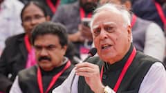 दशकों बाद उतरे फिर भी जीत लिया मैदान, कपिल सिब्बल बने सुप्रीम कोर्ट बार एसोसिएशन के अध्यक्ष