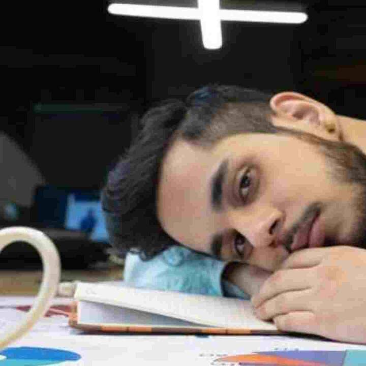 ਪਰ ਨੀਂਦ ਹਰ ਵਾਰ ਥਕਾਵਟ ਦਾ ਕਾਰਨ ਨਹੀਂ ਹੋ ਸਕਦੀ। ਜੇਕਰ ਤੁਸੀਂ ਰੋਜ਼ ਸਵੇਰੇ ਉੱਠਣ ਤੋਂ ਬਾਅਦ ਥਕਾਵਟ ਅਤੇ ਕਮਜ਼ੋਰੀ ਮਹਿਸੂਸ ਕਰ ਰਹੇ ਹੋ, ਤਾਂ ਇਸਦੇ ਪਿੱਛੇ ਕੋਈ ਹੋਰ ਕਾਰਨ ਹੋ ਸਕਦਾ ਹੈ, ਆਓ ਜਾਣਦੇ ਹਾਂ ਇਸ ਬਾਰੇ।