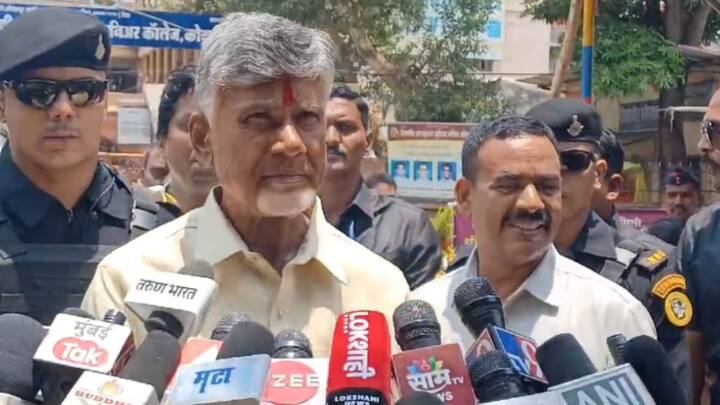 मोदी इज व्हेरी गुड, देशात सध्या मोदींचा मूड असल्याचे चंद्राबाबू नायडू म्हणाले.