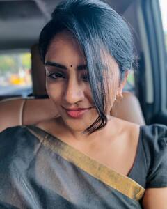 Eesha Rebba Latest Photos : నేత చీరలో తెలుగు అందం.. బ్లాక్ శారీలో క్యూట్ సెల్ఫీలు తీసుకున్న ఈషా రెబ్బా