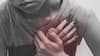 Heart Attack: तेज धूप से आकर तुरंत न पिएं ठंडा पानी, बढ़ सकता है हार्ट अटैक का खतरा क्योंकि...
