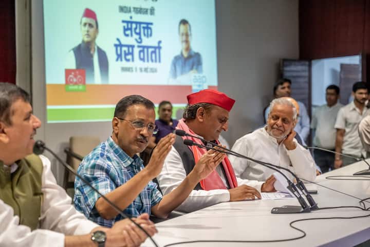 आम आदमी पार्टी के मुखिया और दिल्ली के मुख्यमंत्री अरविंद केजरीवाल ने बड़ा दावा किया है. उन्होंने कहा कि अगर मोदी जी चुनाव जीतते हैं तो दो महीने में ही वो मुख्यमंत्री योगी आदित्यनाथ को हटा देंगे.