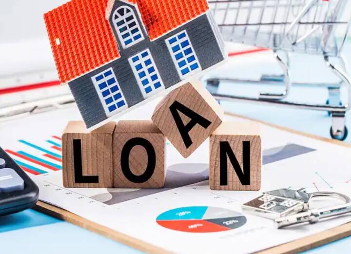 ਕਈ ਤਰ੍ਹਾਂ ਦੇ ਕਰਜ਼ੇ ਇੱਕੋ ਸਮੇਂ ਨਾ ਲੈਣ ਦੀ ਕੋਸ਼ਿਸ਼ ਕਰੋ। ਇਹ ਤੁਹਾਡੇ CIBIL ਸਕੋਰ ਨੂੰ ਪ੍ਰਭਾਵਿਤ ਕਰਦਾ ਹੈ। ਨਵਾਂ ਕਰਜ਼ਾ ਲੈਣ ਤੋਂ ਪਹਿਲਾਂ ਪੁਰਾਣੇ ਕਰਜ਼ੇ ਦਾ ਨਿਪਟਾਰਾ ਕਰ ਲਓ।