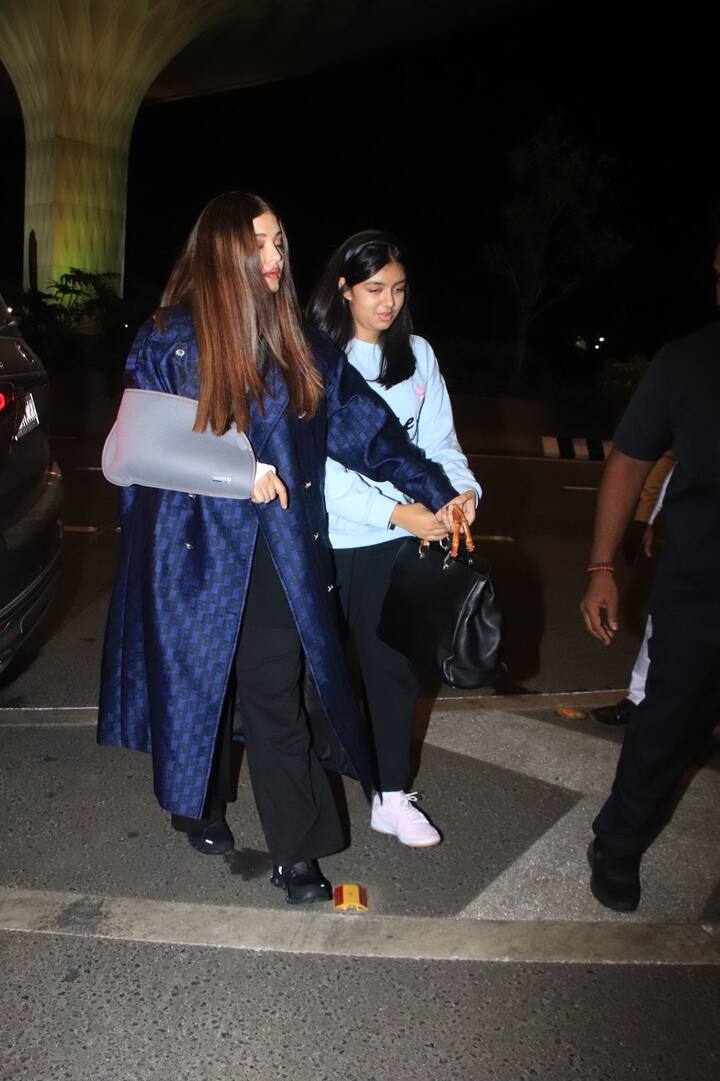 आराध्या का नया हेयरस्टाइल फैंस को बहुत पसंद आ रहा है. फैंस उनकी तारीफ कर रहे हैं. ऐश्वर्या और आराध्या ने एयरपोर्ट पर पैपराजी के लिए पोज भी दिए.