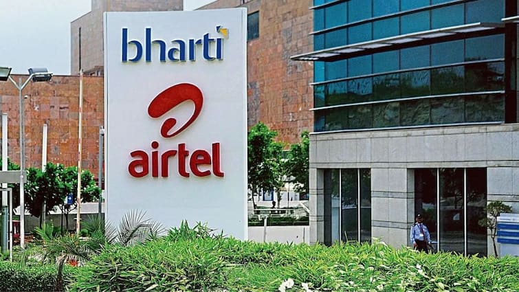 bharti-airtel-increased-mobile-tariff-rate-10-21-percent-hike-will-be-in-prepaid-and-postpaid-bills Airtel Tariff Hike: ਜਿਓ ਤੋਂ ਬਾਅਦ ਏਅਰਟੈੱਲ ਨੇ ਪਲਾਨ ਕੀਤੇ ਮਹਿੰਗੇ, 10-21 ਫੀਸਦੀ ਤੱਕ ਹੋਵੇਗਾ ਵਾਧਾ, ਦੇਖੋ ਪੂਰੀ ਲਿਸਟ