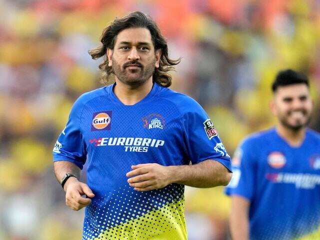 ਐਮ.ਐਸ ਧੋਨੀ ਦੱਸ ਦੇਈਏ ਕਿ ਇਸ ਲਿਸਟ ਵਿੱਚ ਐਮ ਐਸ ਧੋਨੀ ਦਾ ਨਾਂਅ ਵੀ ਸ਼ਾਮਲ ਕੀਤਾ ਗਿਆ ਹੈ। ਹਾਲਾਂਕਿ ਇਸ ਉੱਪਰ ਫਿਲਹਾਲ ਪ੍ਰਸ਼ੰਸਕ ਹੀ ਚਰਚਾ ਕਰ ਰਹੇ ਹਨ। ਉਨ੍ਹਾਂ ਦਾ ਇਹੀ ਮੰਨਣਾ ਹੈ ਕਿ ਉਨ੍ਹਾਂ ਨੂੰ ਟੀਮ ਦਾ ਕੋਚ ਨਿਯੁਕਤ ਕੀਤਾ ਜਾਣਾ ਚਾਹੀਦਾ ਹੈ। -