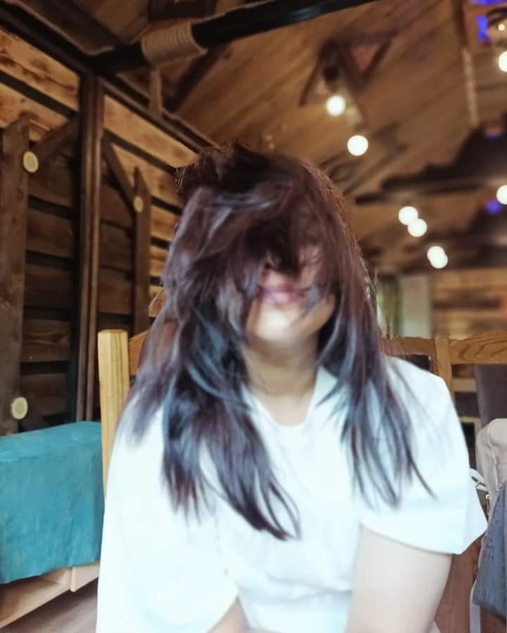 యాంకర్ కాకముందు కూడా రష్మీ సినిమాల్లో చేసింది. ఇప్పుడు కూడా పలు సినిమాలు చేస్తూ కెరీర్​ను ముందుకు తీసుకెళ్తోంది.(Images Source : Instagram/Rashmi Gautam)