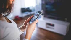 लाखों iPhone यूजर्स की बढ़ी टेंशन! दिखने लगी 14 साल पहले डिलीट की तस्वीरें, क्या है वजह?