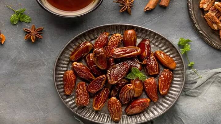 Dates Benefits: ખજૂર સ્વાસ્થ્ય માટે ફાયદાકારક છે. આનો ઉપયોગ કરીને તમે તમારા ચહેરાને સુંદર બનાવી શકો છો, તે ચહેરાને ચમકદાર બનાવે છે અને તેને સ્વસ્થ રાખે છે. તે પિમ્પલ્સને દૂર કરવામાં મદદ કરે છે.