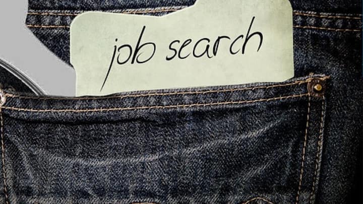 अधिसूचना के अनुसार इस भर्ती अभियान के जरिए कुल 1074 पदों पर नियुक्तियां की जाएंगी.