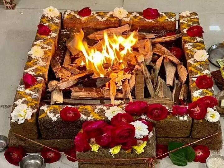 हवन का धार्मिक के साथ वैज्ञानिक महत्व भी है. हवन करने से कई प्रकार की बीमारियों से बचा जा सकता है, क्योंकि इसमें हानिकारक जीवाणु नष्ट करने की क्षमता होती है. इसके धुएं से हवा में मौजूद वायरस का नाश होता है.
