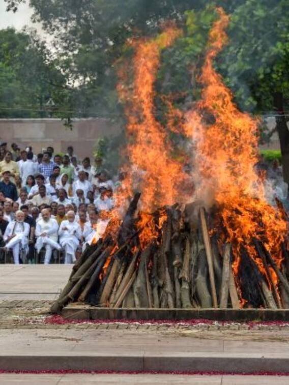 शव राख बनने के बाद भी बच जाती हैं ये हड्डियां