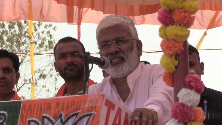 Lok Sabha Election 2024 UP minister Swatantra Dev Singh attack on congress and Mamata Banerjee  in Hamirpur ann Lok Sabha Election 2024: मंत्री स्वतंत्र देव सिंह विपक्ष पर हमला, कहा- 'कांग्रेस ने भ्रष्टाचार कर देश को पाकिस्तान के...'