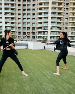 Malavika Mohanan: నైబర్‌తో పోట్లాటకు దిగిన మాళవిక మోహనన్ - తన మర్షల్‌ ఆర్ట్స్‌ రుచి చూపించిందా?