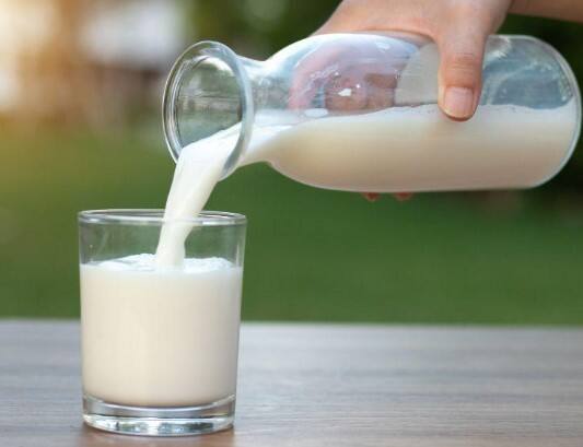 Drinking milk at night is beneficial Health: રાત્રે દૂધ પીવુ સ્વાસ્થ્ય માટે ખૂબ જ ફાયદાકારક માનવામાં આવે છે